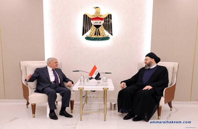 السيد الحكيم يلتقي رئيس الحمهورية ويبحث معه إنهاء الانسداد السياسي وتسريع انتخاب رئيس الجمهورية وتشكيل الحكومة