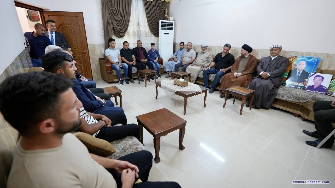 سەماحەتی حەكیم چاوی بە چەند خانەوادەیەكی شەهیدان دەكەوێت