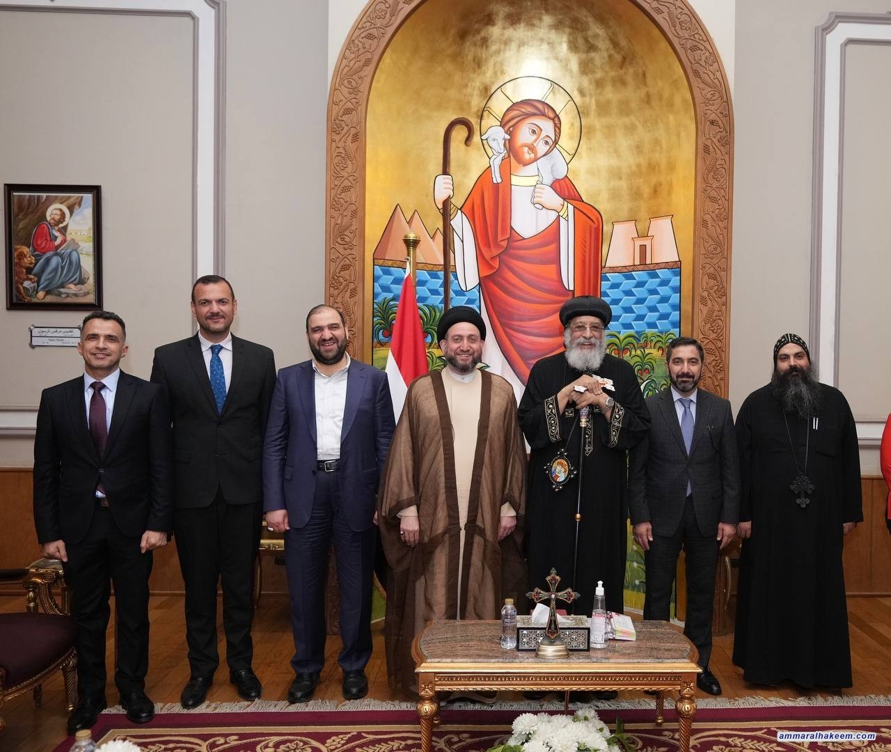 السيد الحكيم يلتقي قداسة البابا تواضروس الثاني