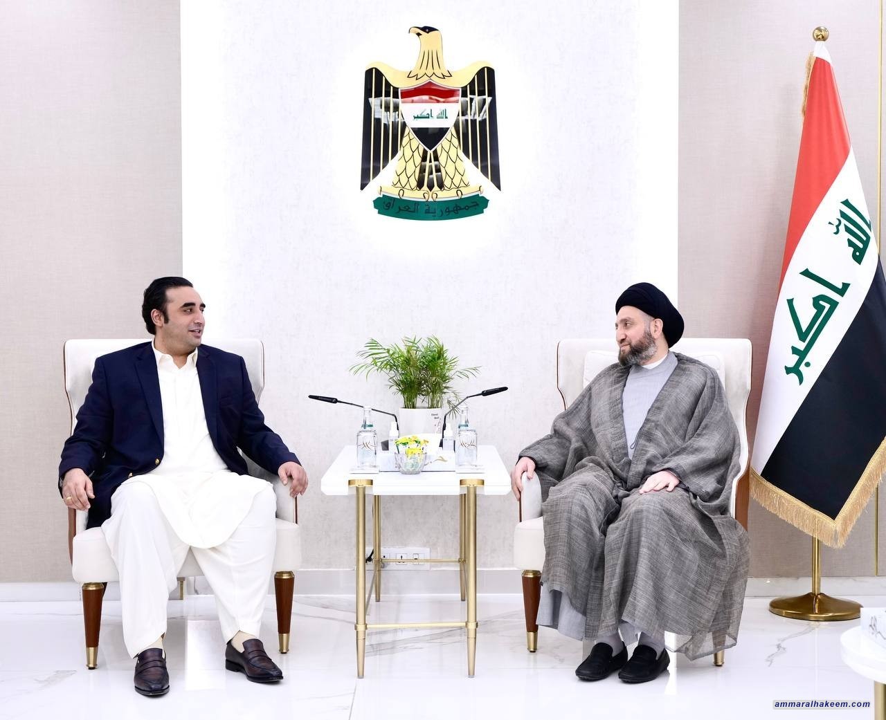 السيد الحكيم يستقبل السفير الباكستاني ويدعو للتعاون مع اسلام اباد في القضايا الاقتصادية والعسكرية