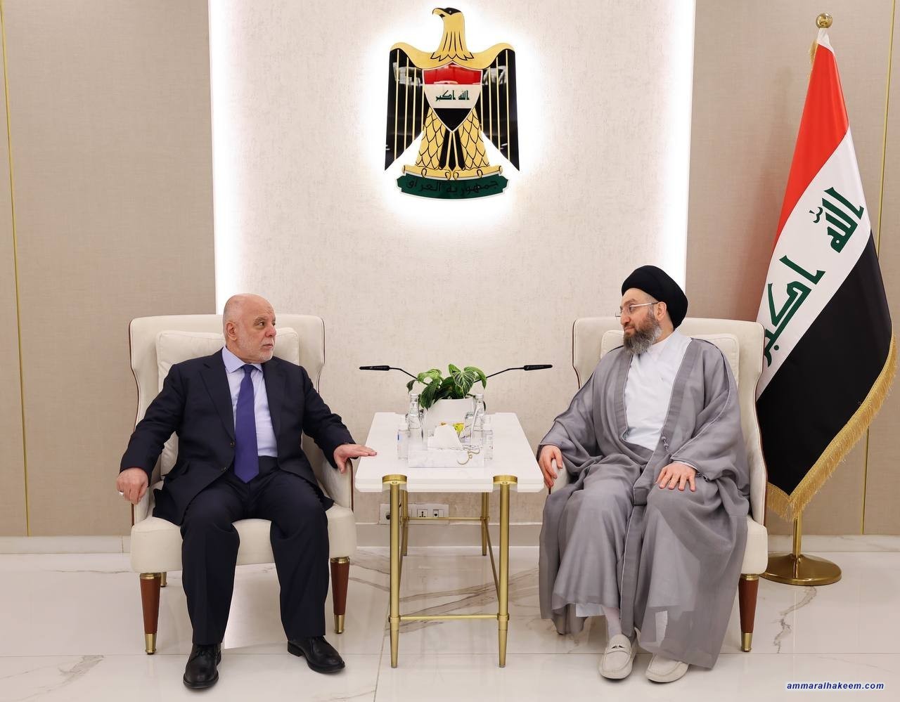 السيد الحكيم يستقبل الدكتور العبادي ويبحث معه مستجدات الأوضاع السياسية والاقتصادية في البلاد