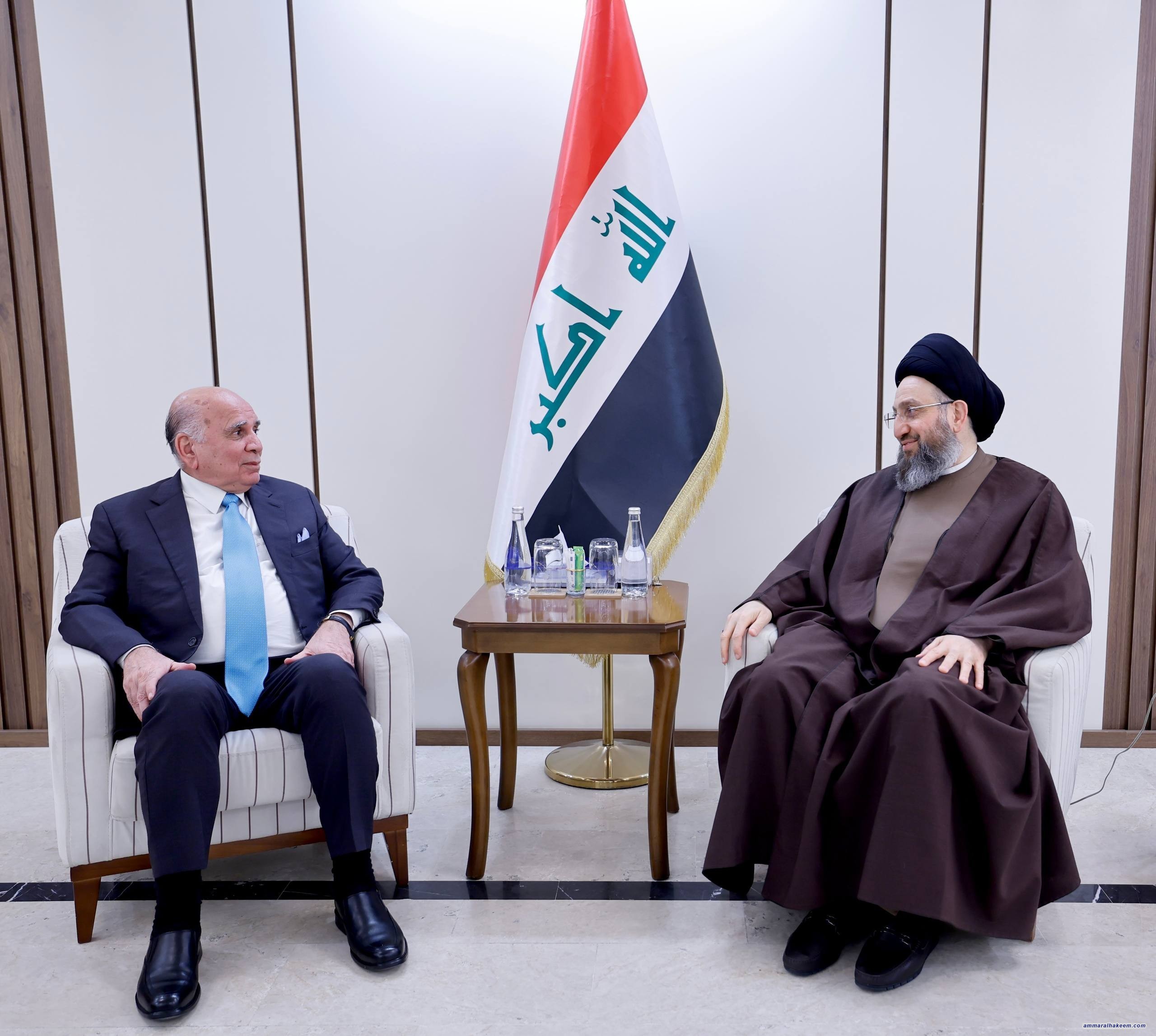 السيد الحكيم يؤكد خلال لقائه وزير الخارجية أهمية تعزيز الدبلوماسية العراقية والالتزام بالتوقيتات الدستورية وتغليب المصلحة العامة