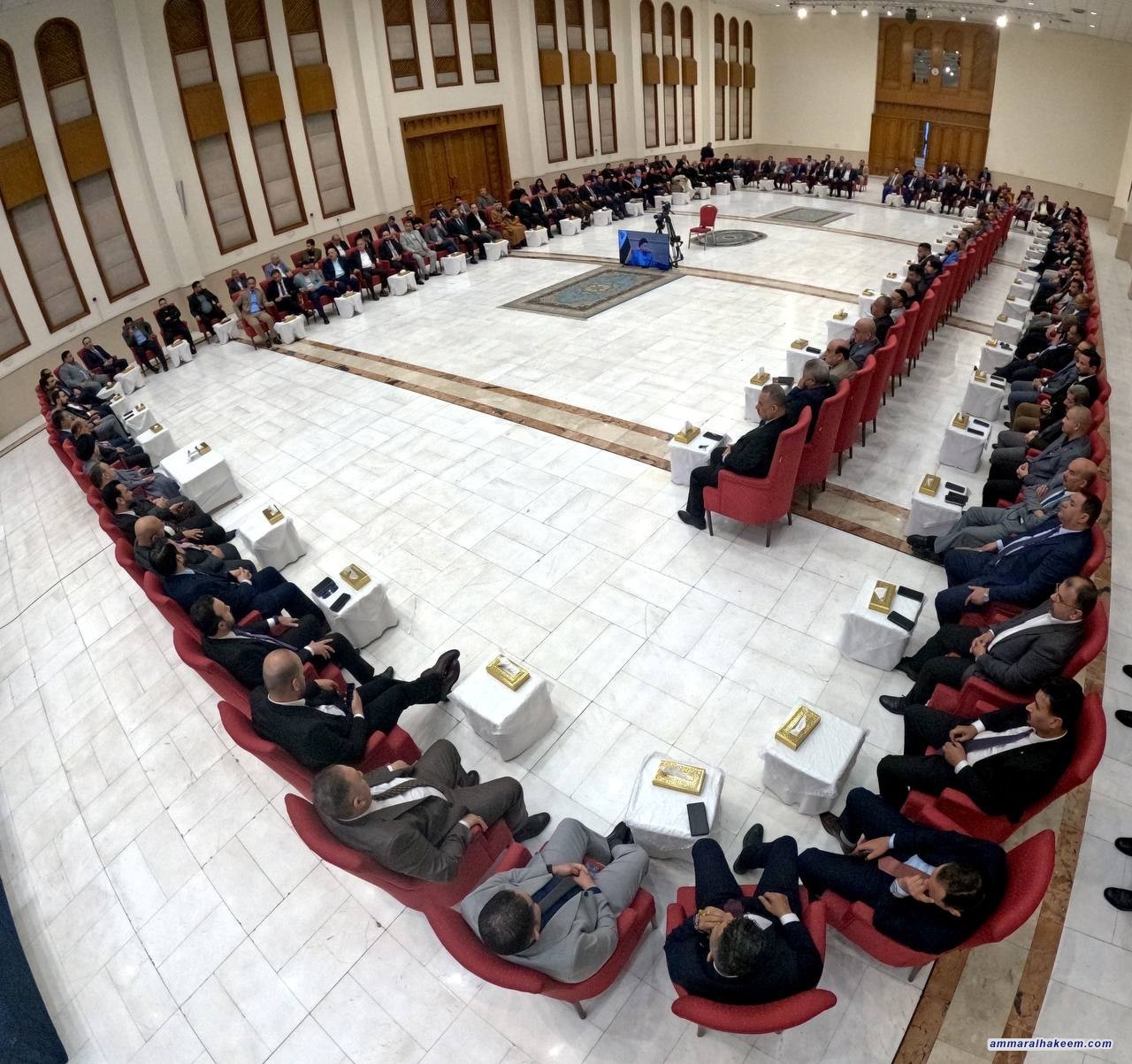 سەماحەتی حەكیم لە شەوێكی ڕەمەزانیدا لەگەڵ میدیاكار و رۆژنامەنووسان : سەقامگیری عێراق و هەڵوێستی نیشتمانی دووپات دەكاتەوە