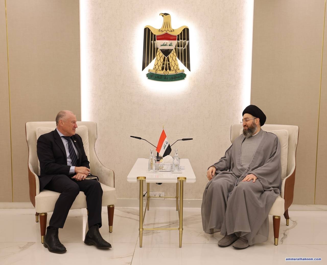 السيد الحكيم يستقبل السفير الأسترالي ويؤكد أهمية تعزيز الاستقرار والتعاون الثنائي ووقف الاعتداءات على إيران وفلسطين