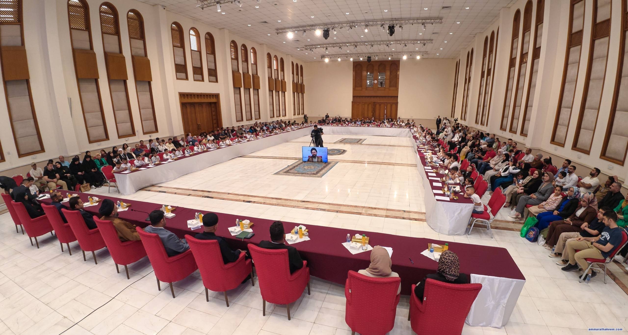 السيد الحكيم يلتقي نخبة من طلبة الاتحاد الدولي للسوروبان ويشيد بتميزهم في الرياضيات الذهنية