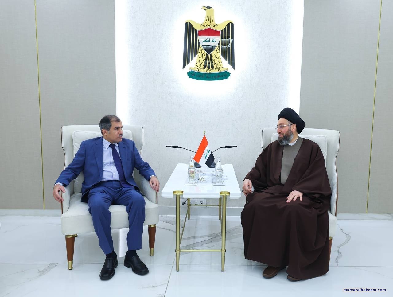 السيد الحكيم يلتقي سفير دولة الكويت الجديد ويؤكد على تعزيز العلاقات الثنائية