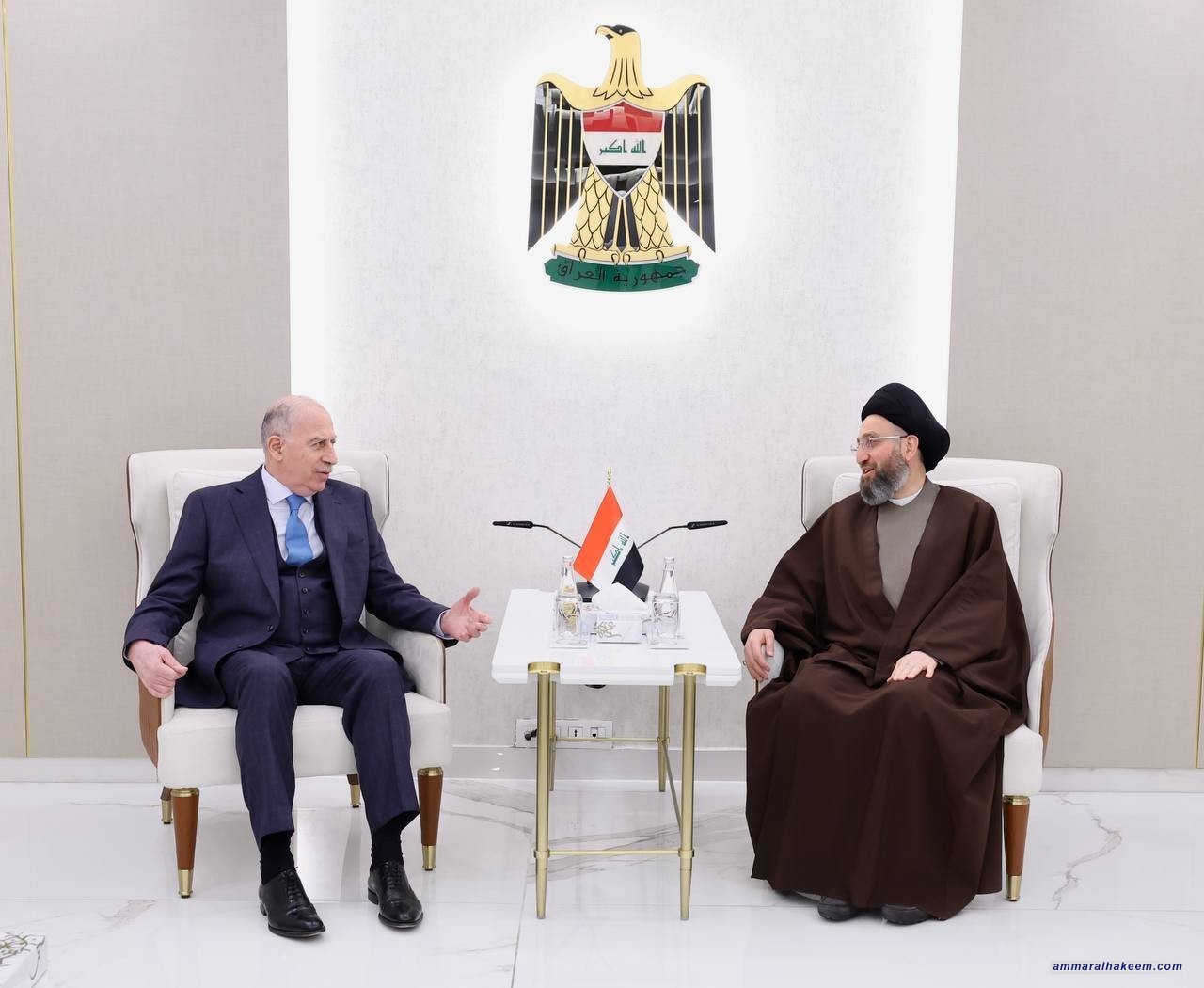 السيد الحكيم يستقبل النجيفي ويشدد على مواجهة التحديات بالوحدة والتماسك الوطني