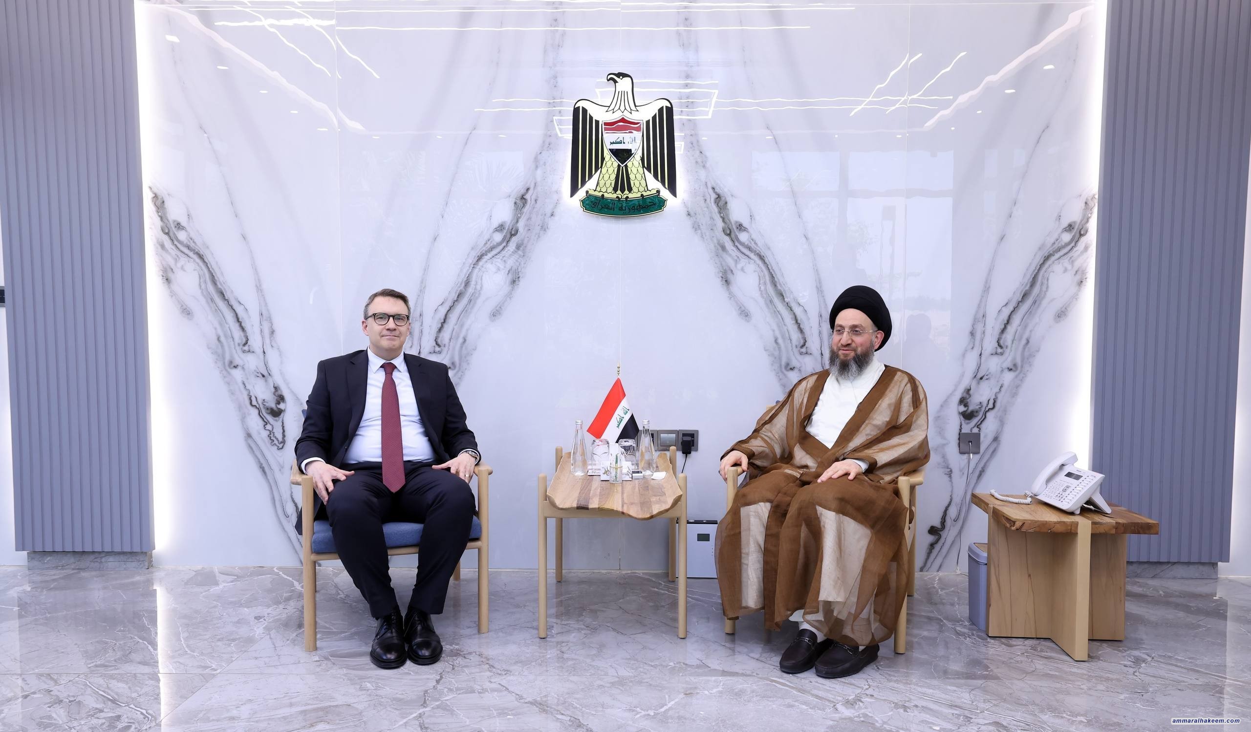 السيد الحكيم يبحث مع السفير التركي العلاقات الثنائية ويجدد الدعوة لوقف الحرب في المنطقة