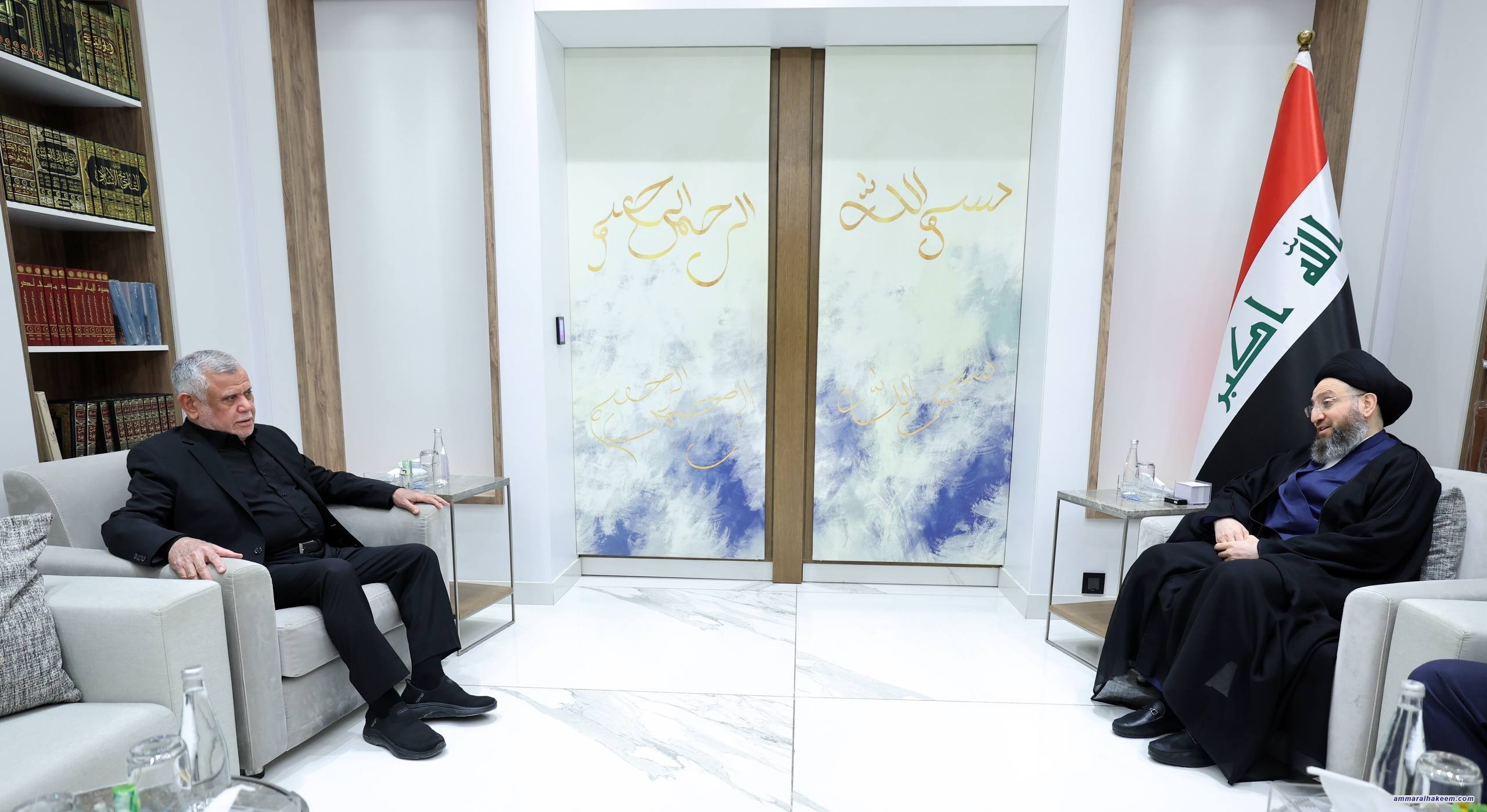 السيد الحكيم يستقبل العامري ويشدد على تشكيل الحكومة ووقف الحرب على إيران