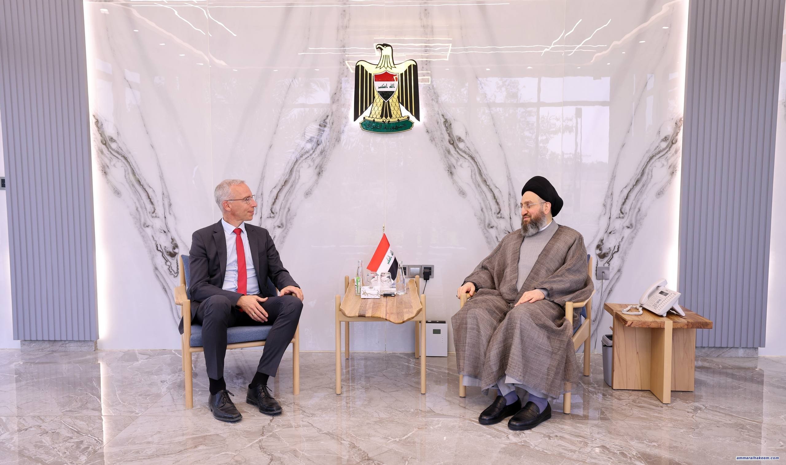 السيد الحكيم يلتقي السفير الألماني ويؤكد على أهمية الشراكات الاقتصادية ودعم حكومة الكفاءات والحوار لاستقرار المنطقة