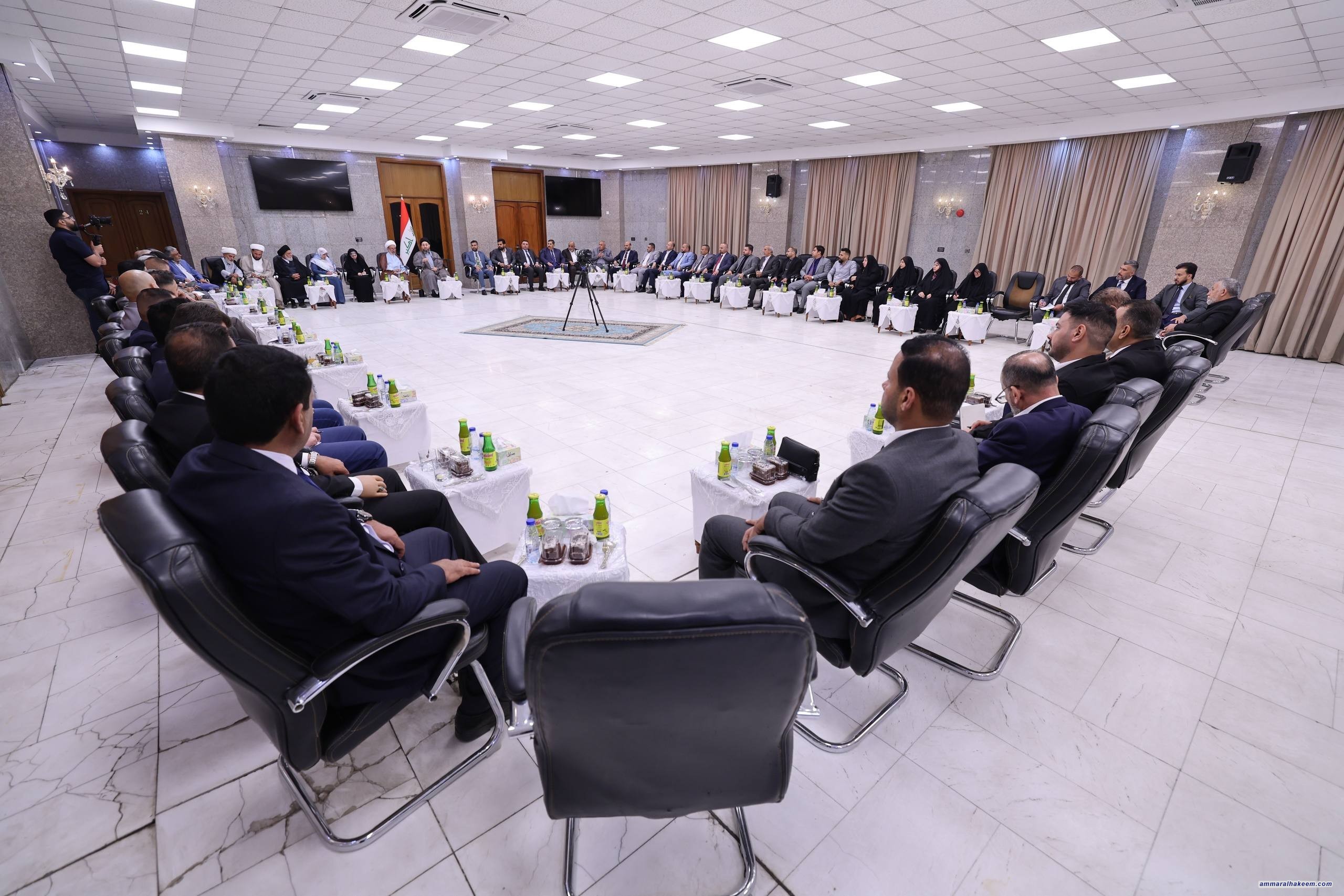 السيد الحكيم يدعو إلى تعزيز التواصل التنظيمي واستقطاب الكفاءات