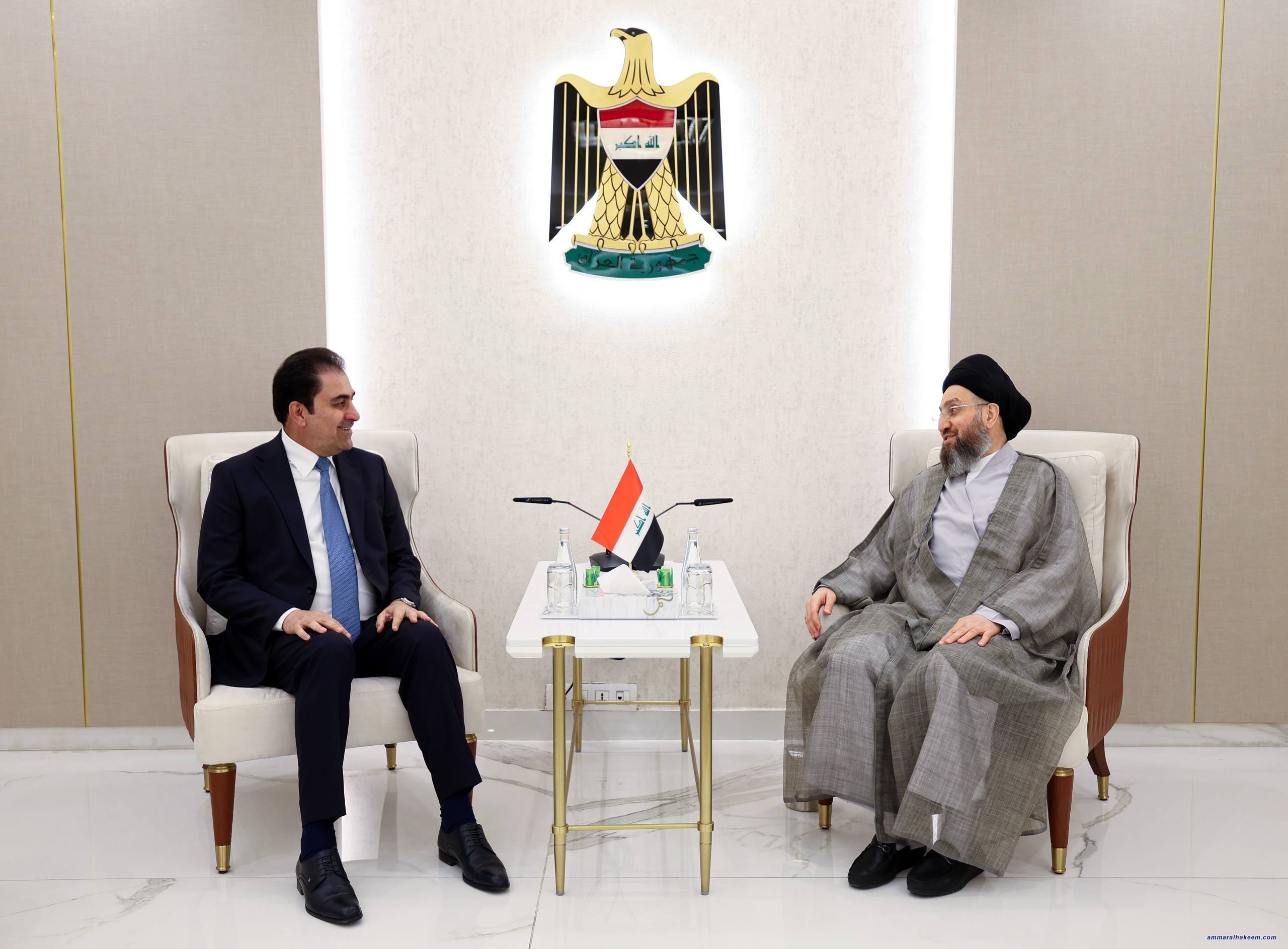 السيد الحكيم يدعو إلى تشريع القوانين المرتبطة باحتياجات المواطنين اليومية