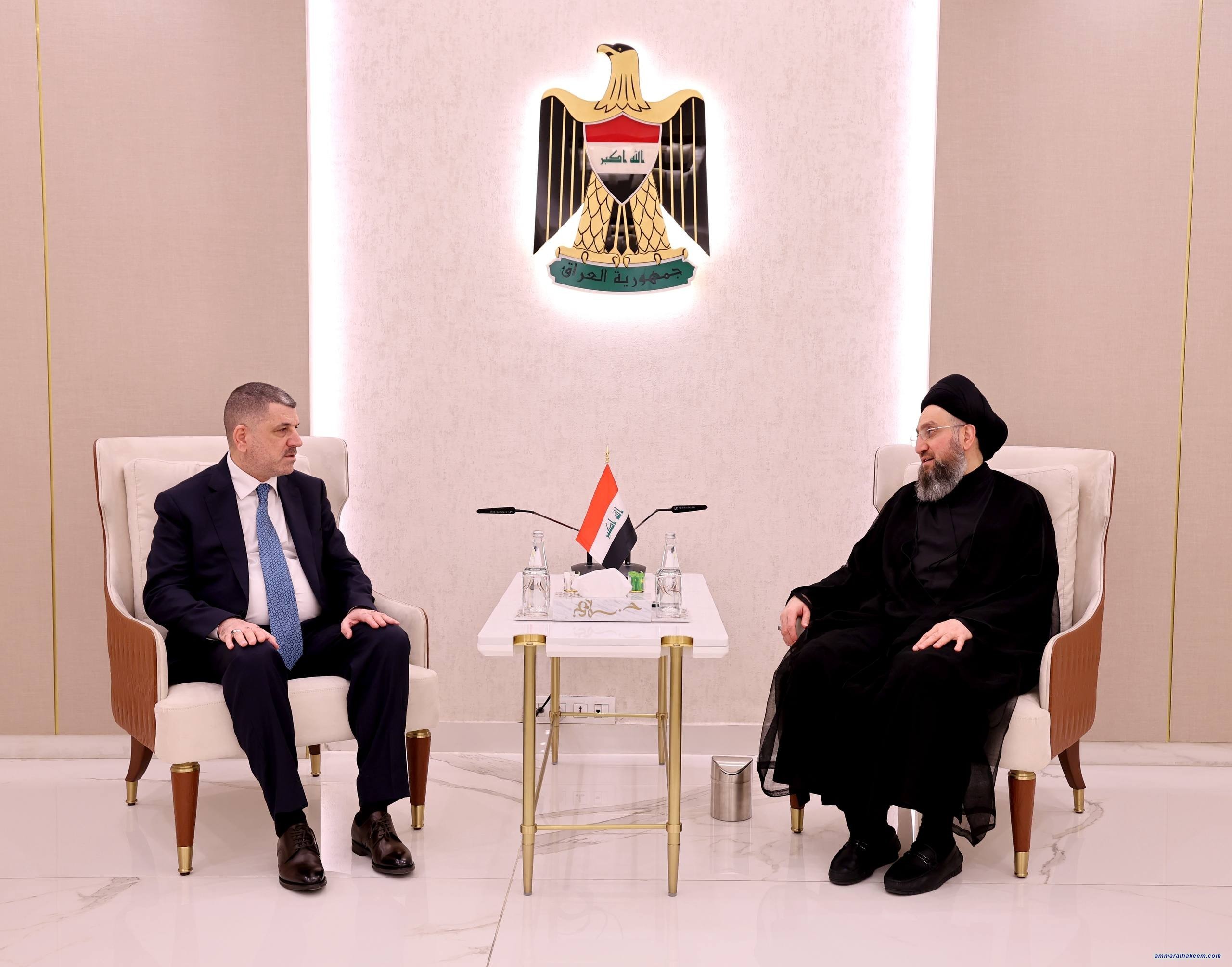 السيد الحكيم: وزارة النقل على تماس مباشر مع المواطن وتطوير أدائها أولوية