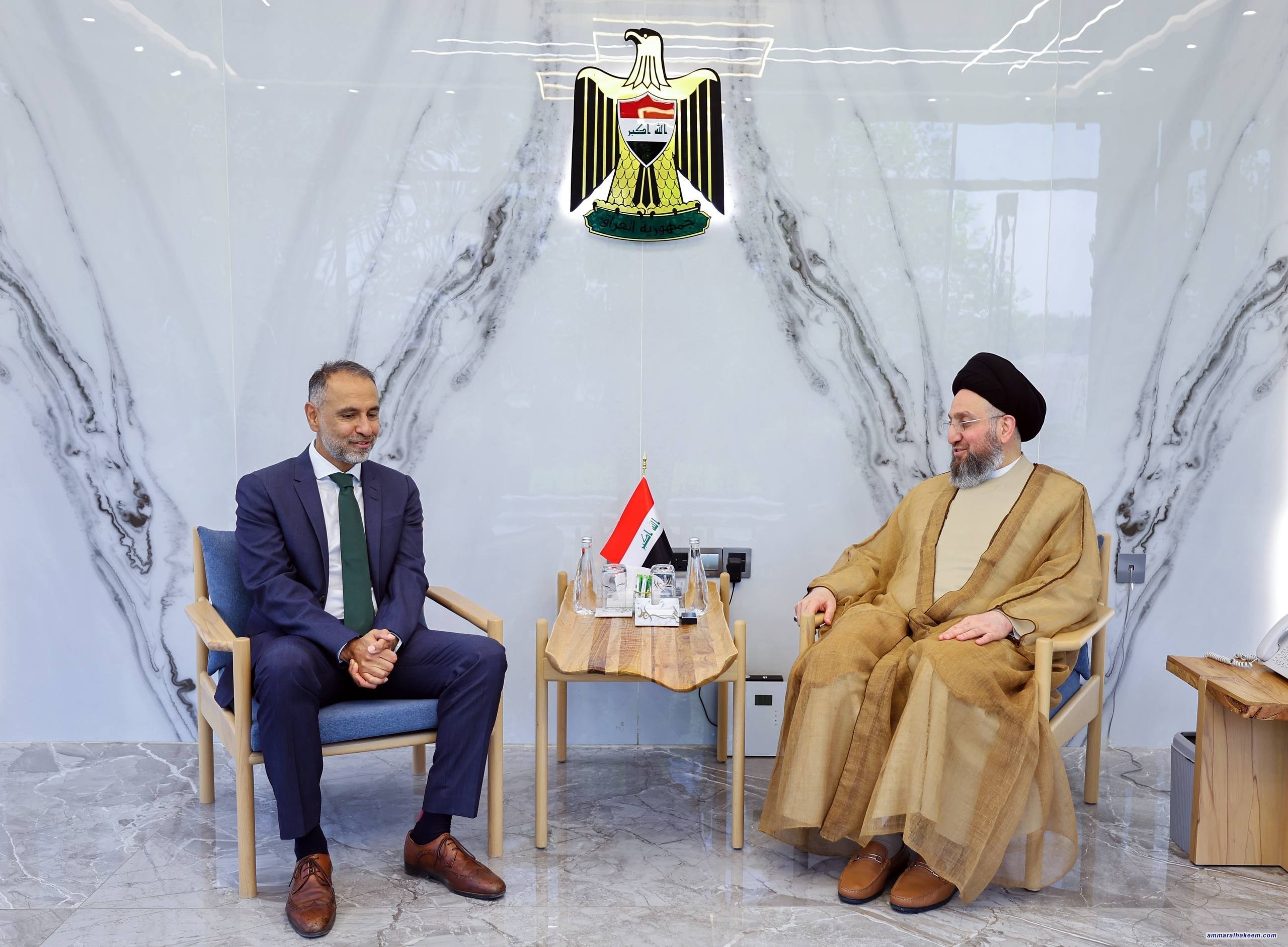 السيد الحكيم: تسليم السلاح إلى الحشد الشعبي يعزز منظومة الدولة