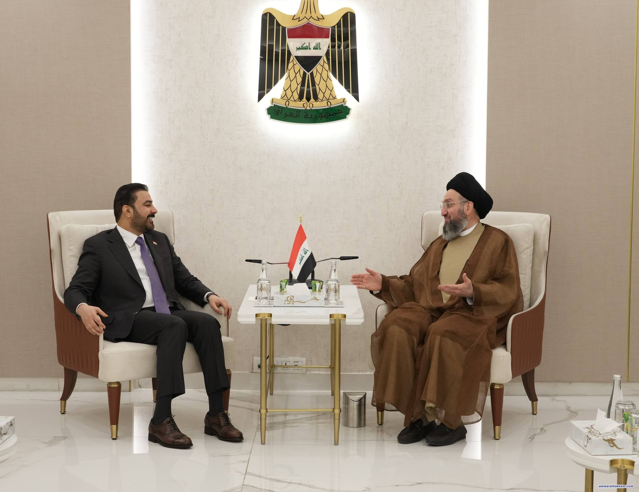 السيد الحكيم: حفظ سيادة العراق وتسليم السلاح إلى الحشد الشعبي يعززان قوة الدولة