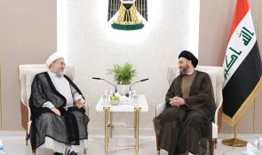 Sayyid Al-Hakeem discusses religious discourse modernization commensurate with stage developments with Ayatollah Al-Araki