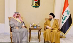 السيد الحكيم يلتقي السفير السعودي ويبحث معه علاقات البلدين