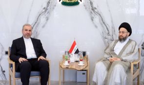 السيد الحكيم يبحث مع السفير الإيراني تعزيز العلاقات الثنائية ويؤكد أهمية الانتخابات المقبلة لبناء الاستقرار المستدام