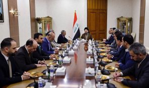 سەید حەكیم چاوی بە فراكسیۆنی هێزەكانی دەوڵەتی نیشتمانی دەكەوێت و گرنگی ئەكتیڤكردنی رۆڵی تەشریعی و چاودێری و پاڵپشتی حكومەتە نێوخۆییەكان دووپات دەكاتەوە