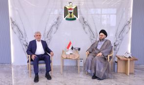 السيد الحكيم يؤكد أهمية تكثيف الحوارات السياسية لدعم استقرار الحكومة