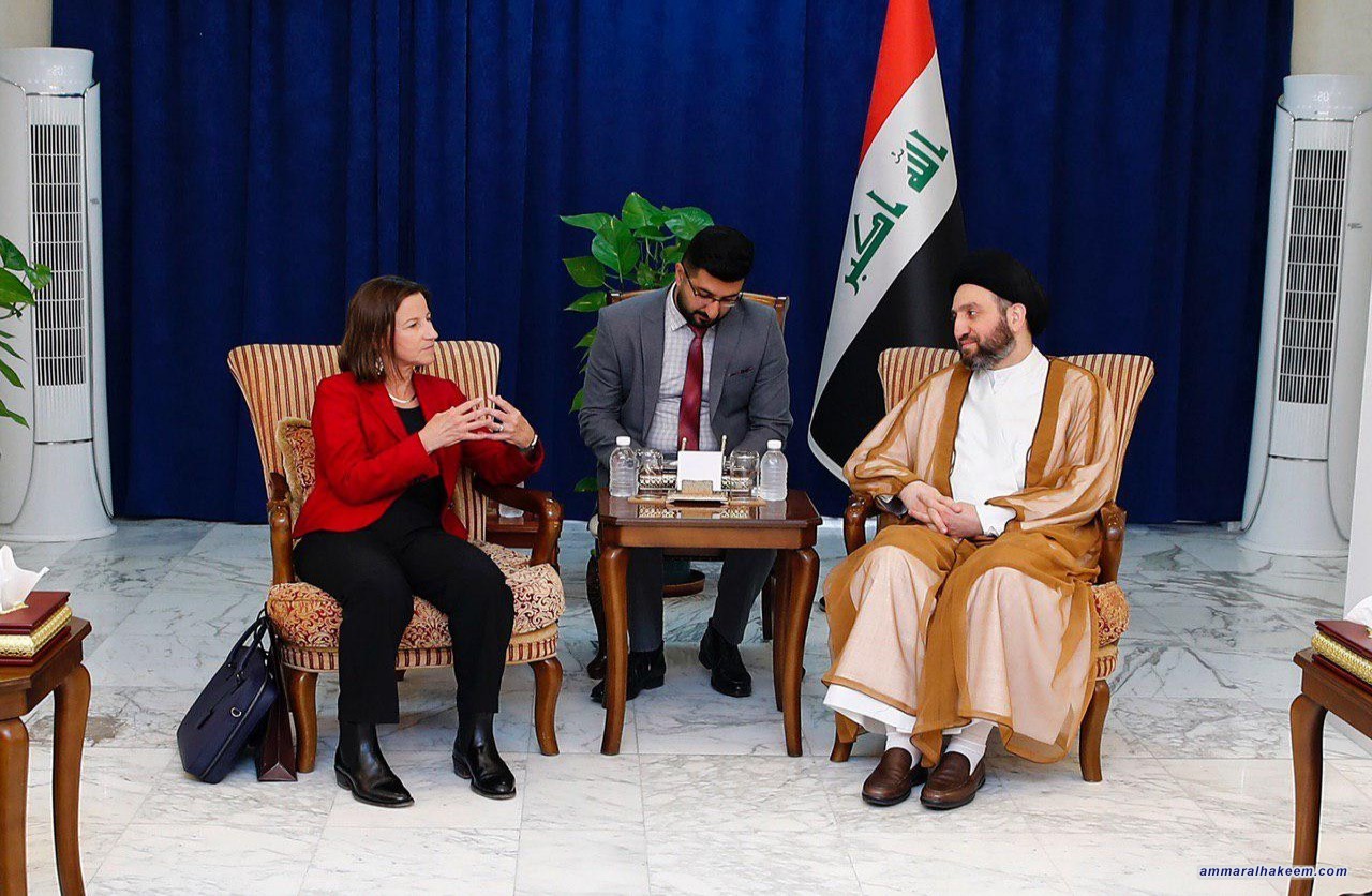 Sayyid Ammar al-Hakim receives the Australian ambassador to discuss developments of the political situation in Iraq and the region