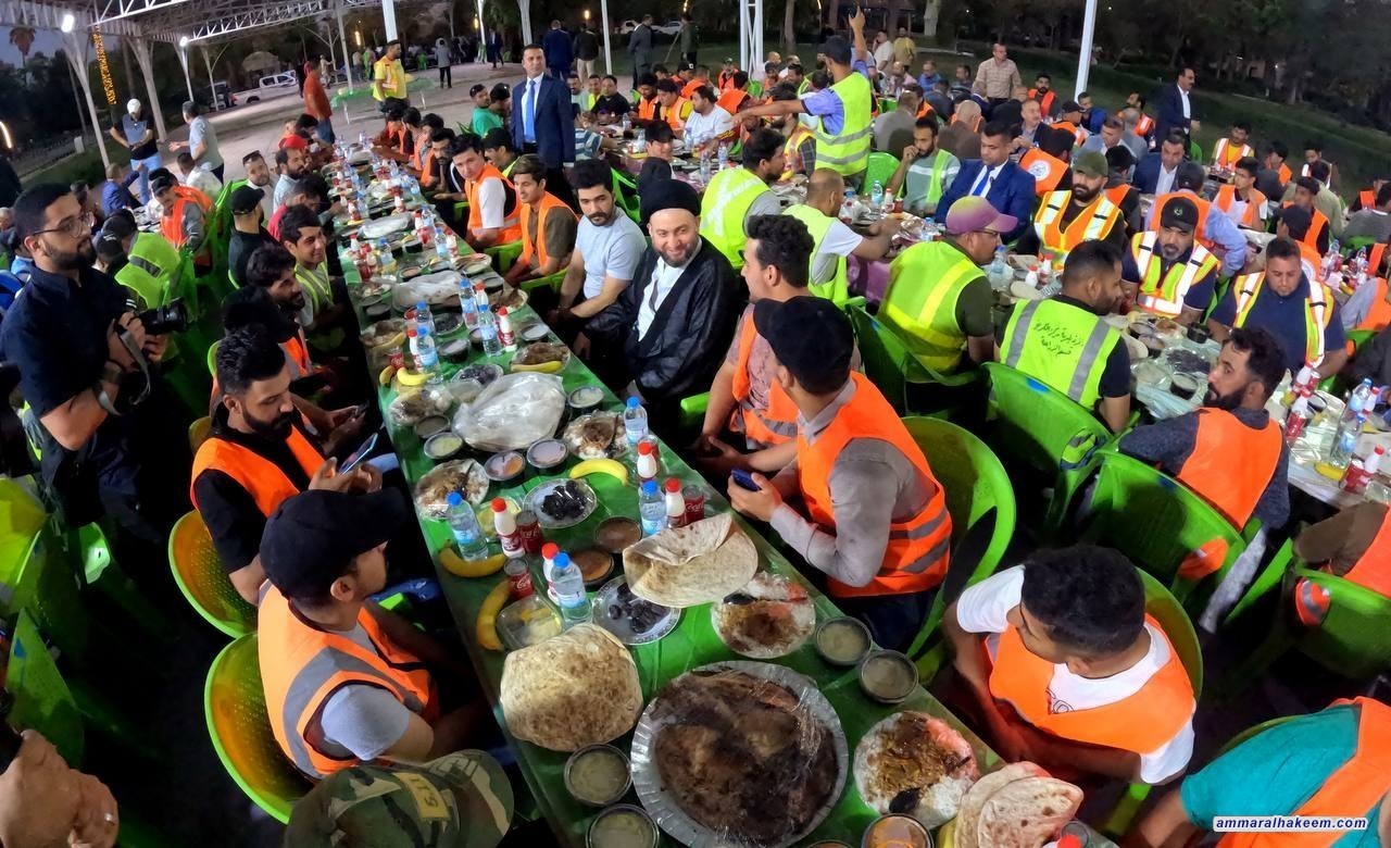 تقرير مصور .. السيد الحكيم يلتقي جمعا من عمال النظافة في أمانة بغداد