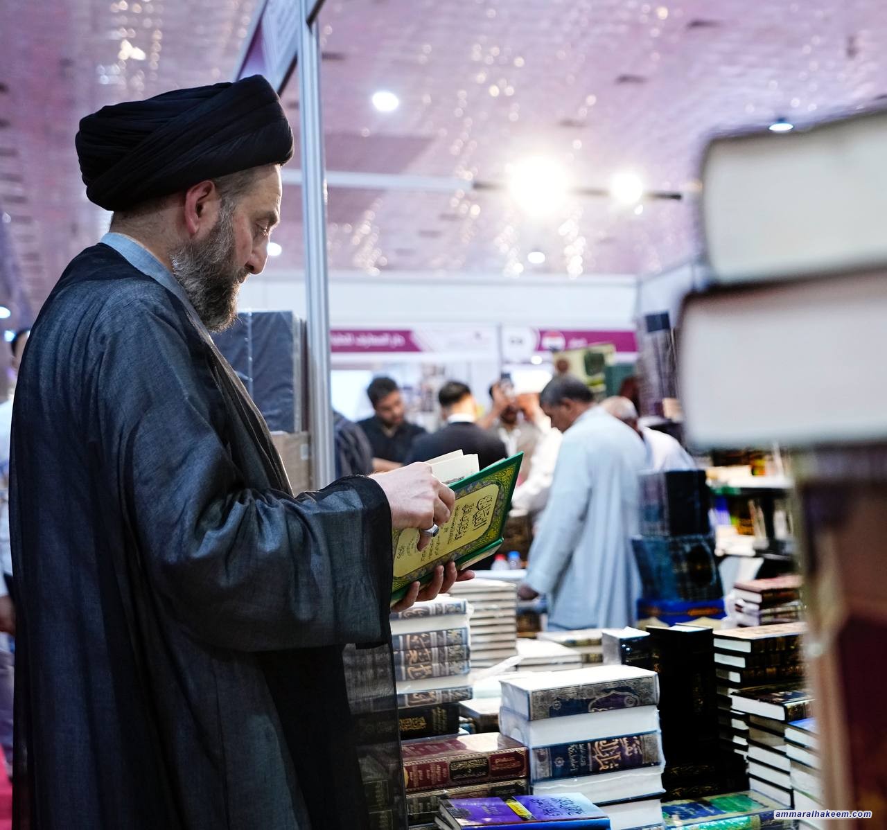 تقرير مصور .. السيد الحكيم يزور معرض بغداد الدولي للكتاب - 2023 م