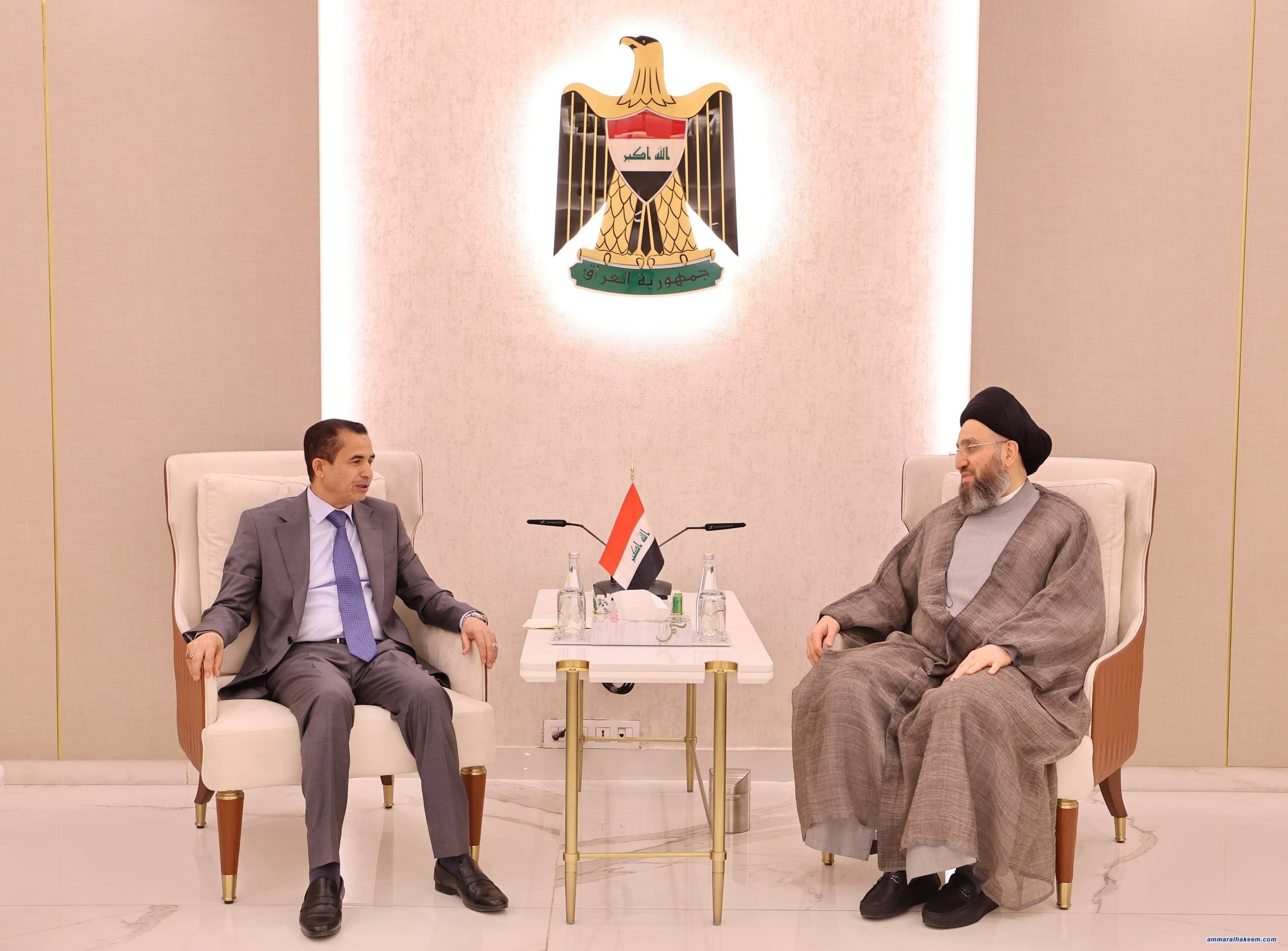 السيد الحكيم يدعو إلى معالجات مرحلية واستراتيجية لتحسين واقع ذي قار