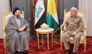 السيد الحكيم يلتقي بارزاني في دهوك على هامش منتدى الأمن والسلام: دعوة لحوار دستوري وتشكيل حكومة فاعلة