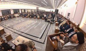 السيد الحكيم يلتقي شيوخ ووجهاء بني تميم والتاجي وشمال بغداد: الطائفية سياسية وليست مجتمعية