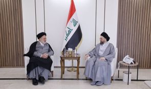 السيد الحكيم يستقبل رئيس الهيئة العلمائية لأتباع أهل البيت في سوريا ويؤكد أهمية وحدة الخطاب وتعزيز التماسك المجتمعي